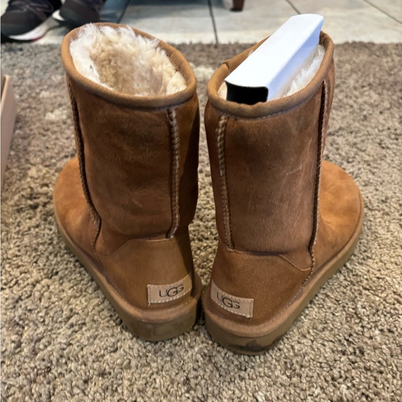 UGG - Picture 4 of 4